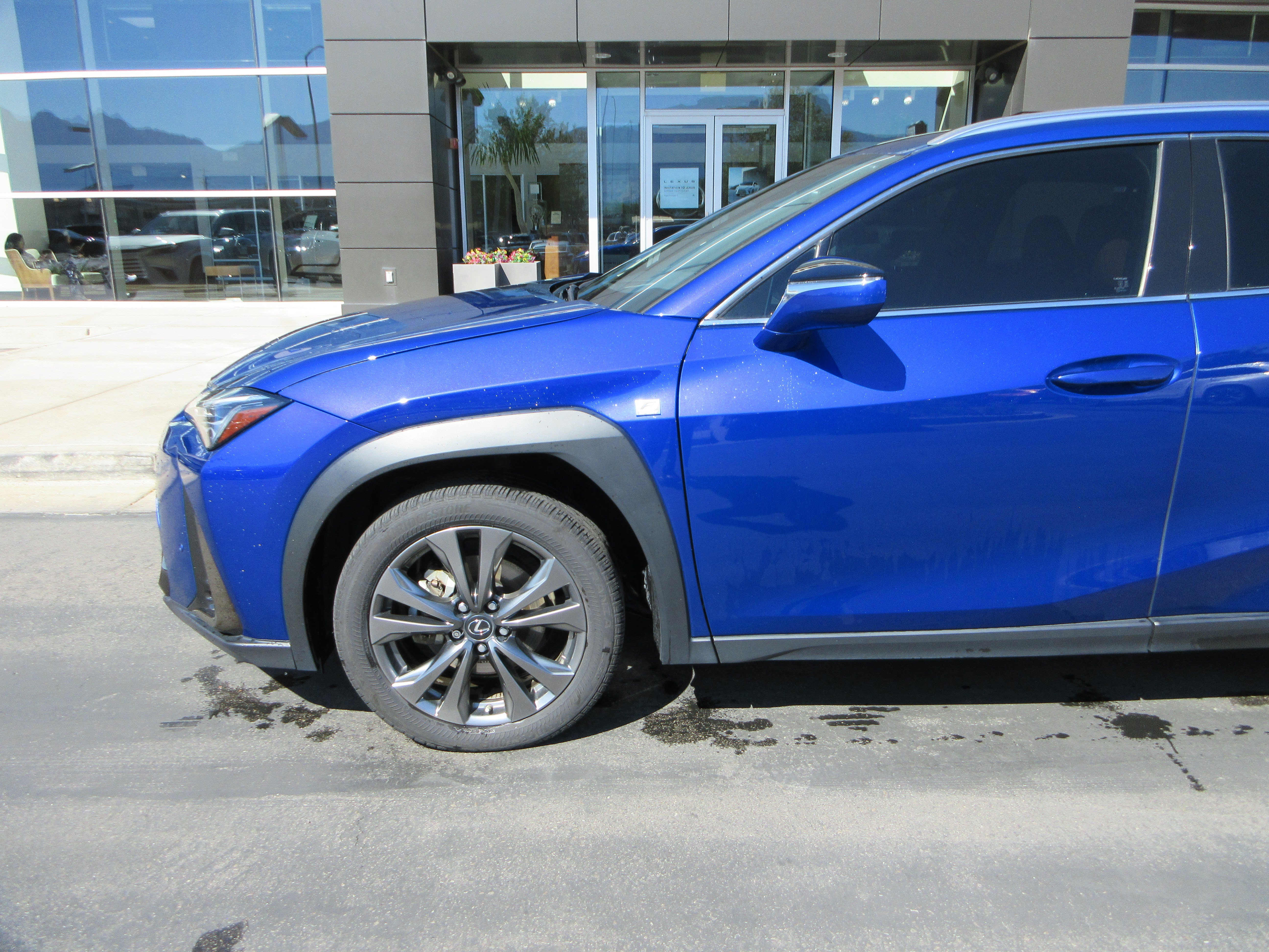 lexus ux hybrid 2021 JTHR9JBH0M2045034 image lexus ux hybrid 2021 JTHR9JBH0M2045034 image